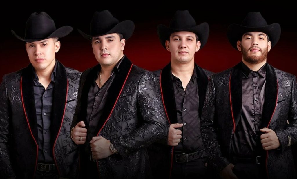 Marca Registrada y Lenin Ramirez en Cancún