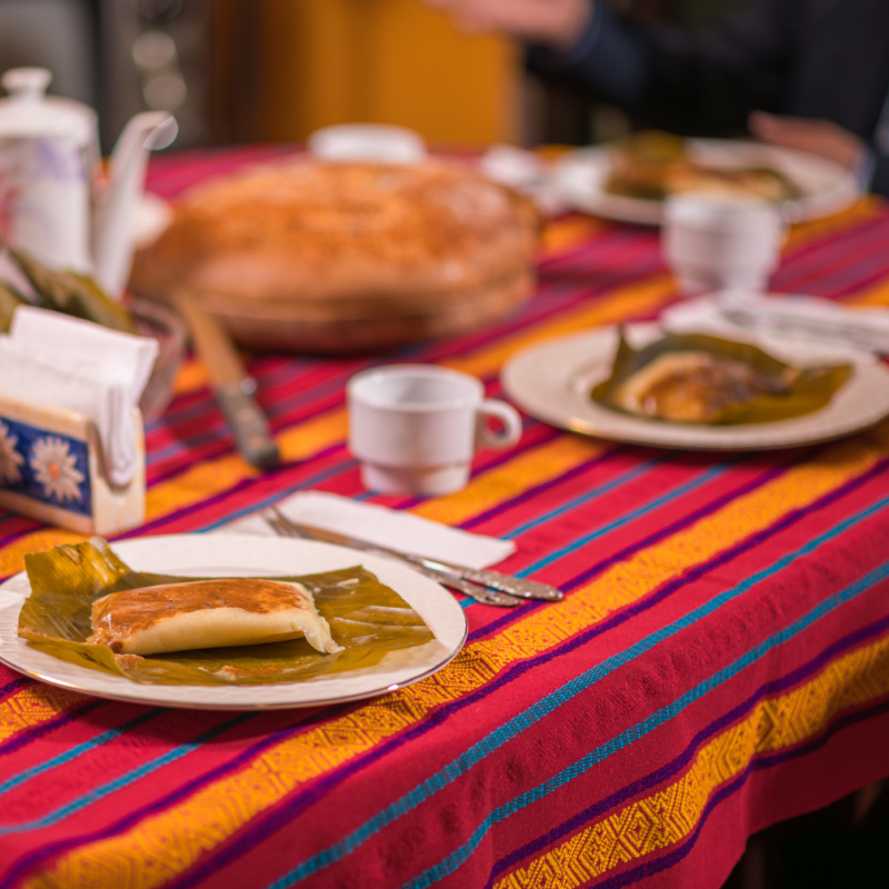 Mesa Con Tamales Sobre Ella