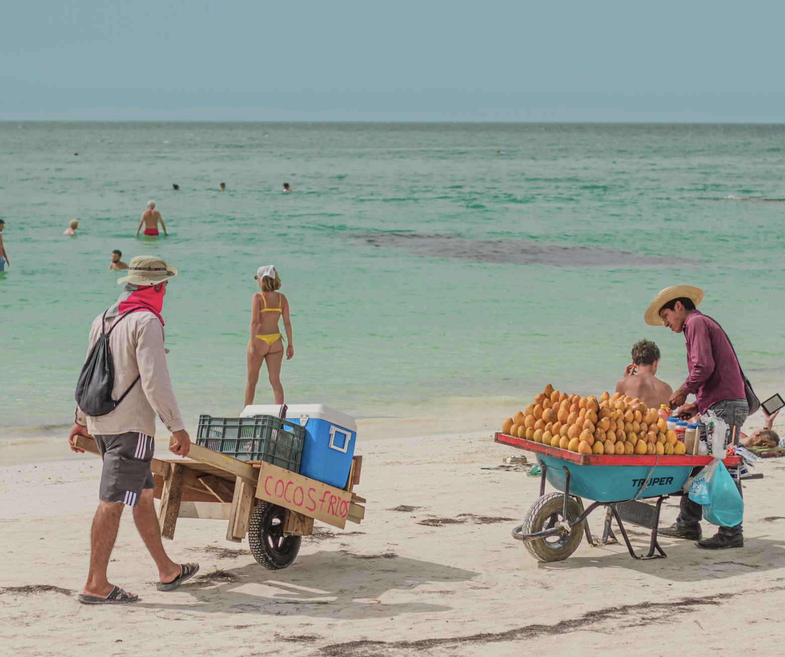 Comida una bebida vendedores playa