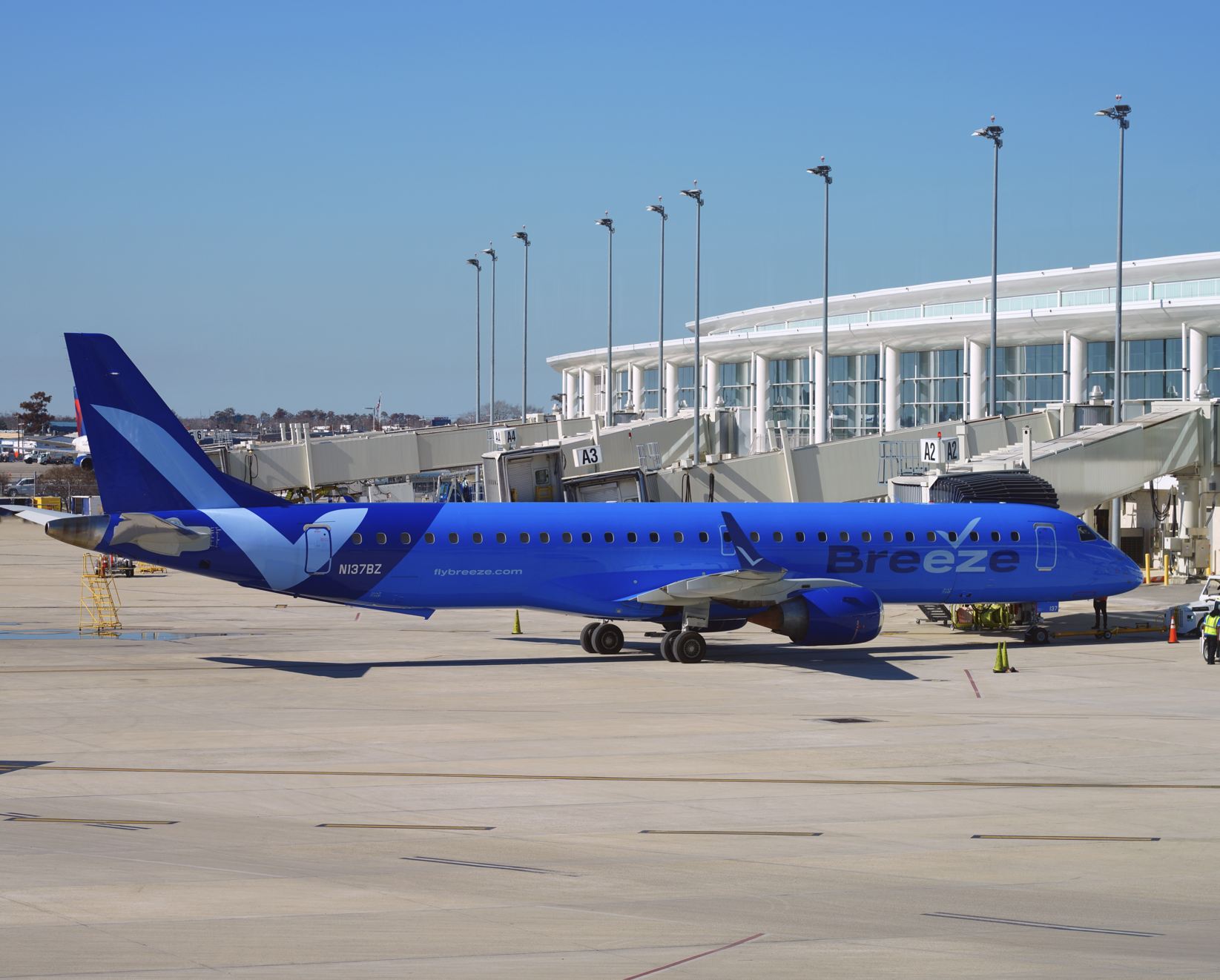 Avión de Breeze Airways en Nueva Orleans