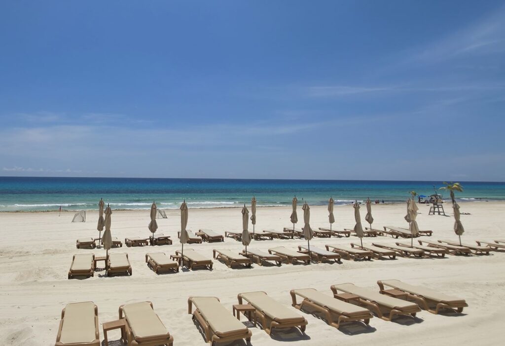 Los niveles de Sargassum comienzan a disminuir en Cancún a medida que comienza la temporada de 'disminución'