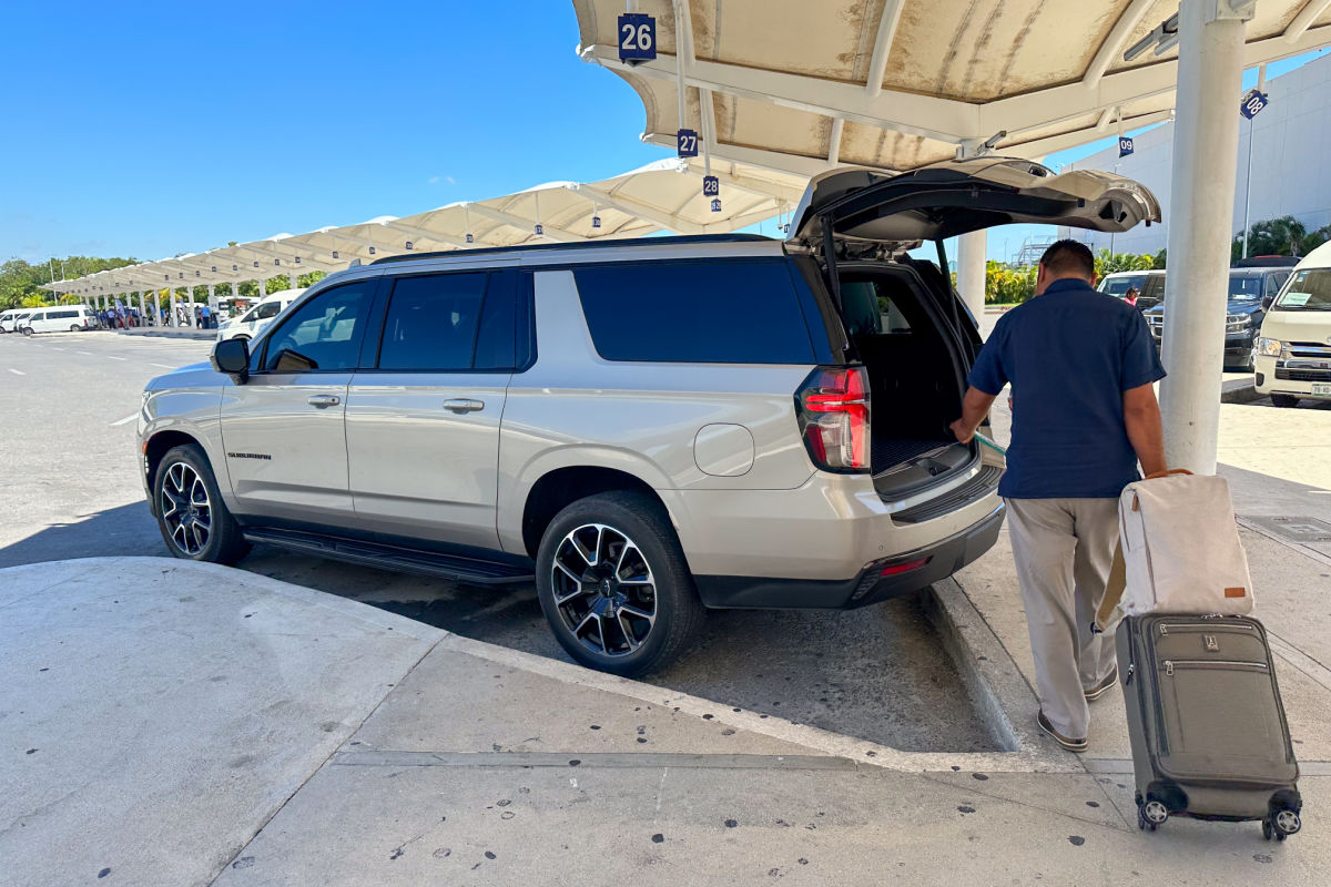Transporte reservado previamente en el Aeropuerto Internacional de Cancún.