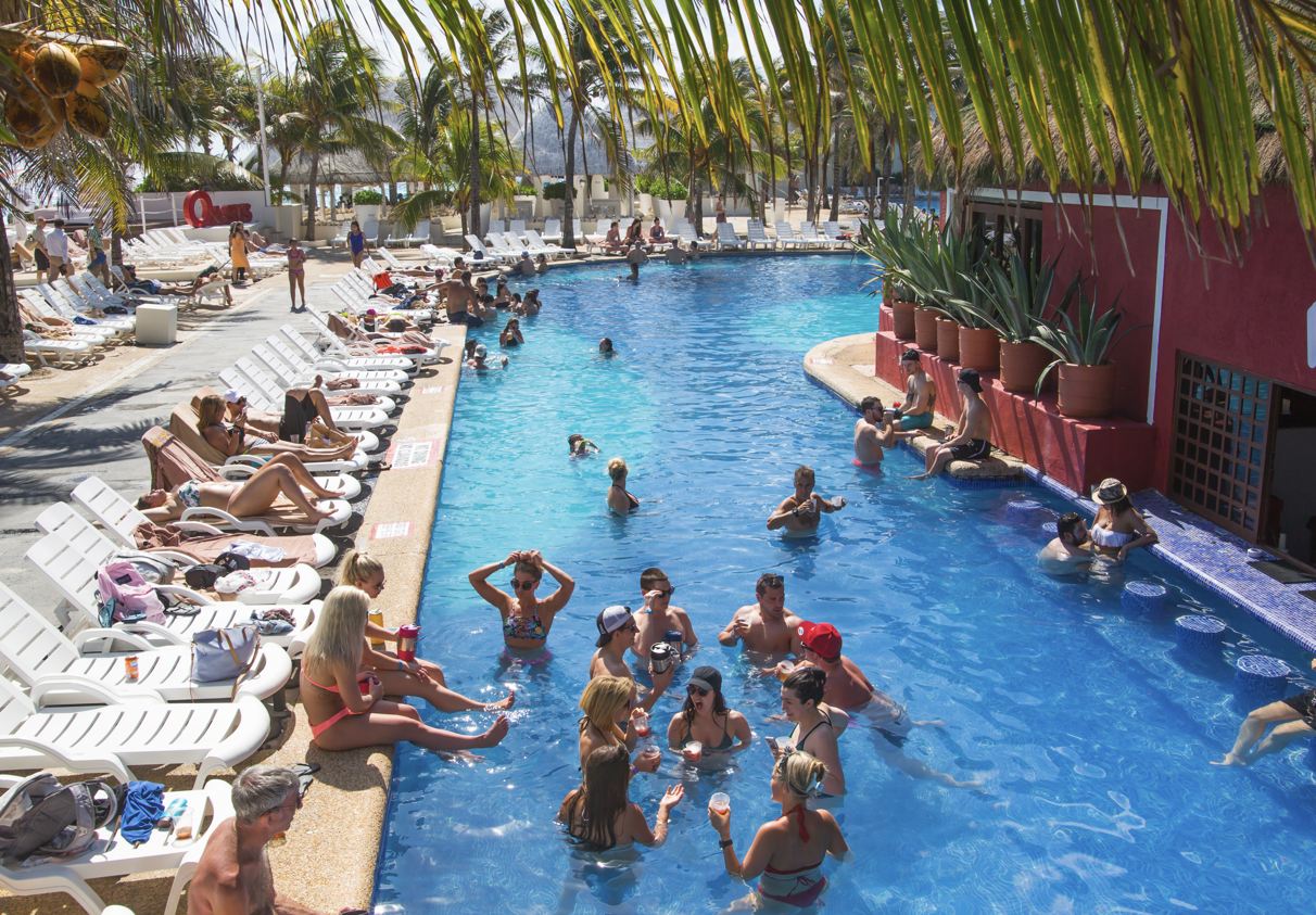 Esta es la única bebida que NO está incluida en los resorts todo incluido y le costará