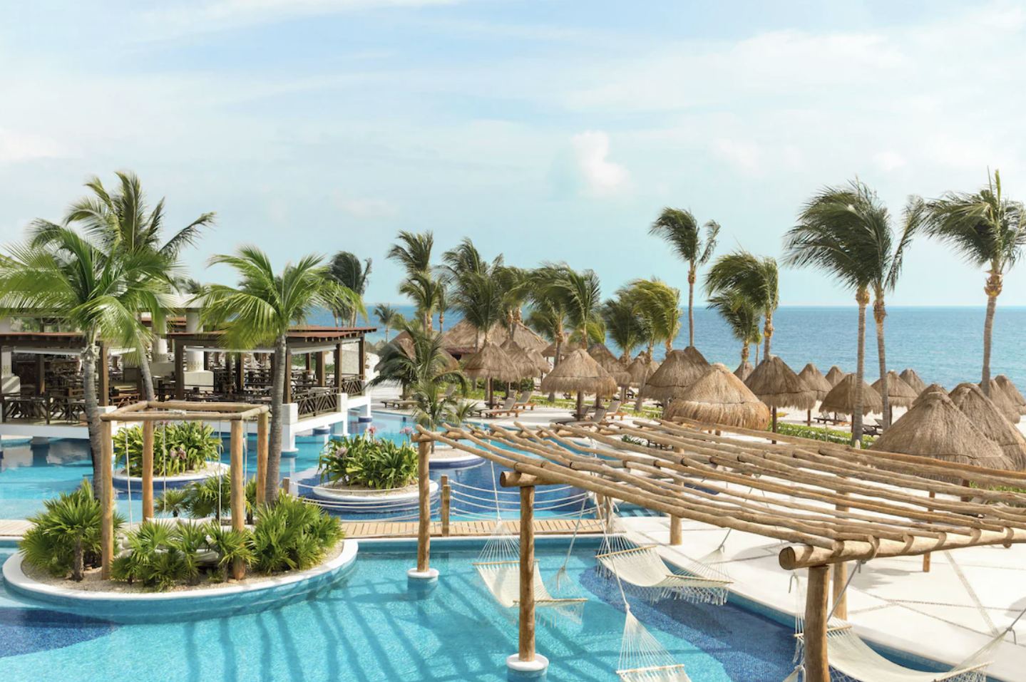   Excelencia Playa Mujeres (El Buque Insignia)