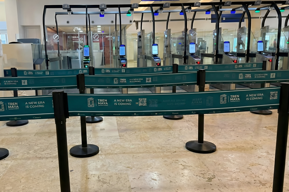 Puertas automáticas (e-gates) en el Aeropuerto de Cancún