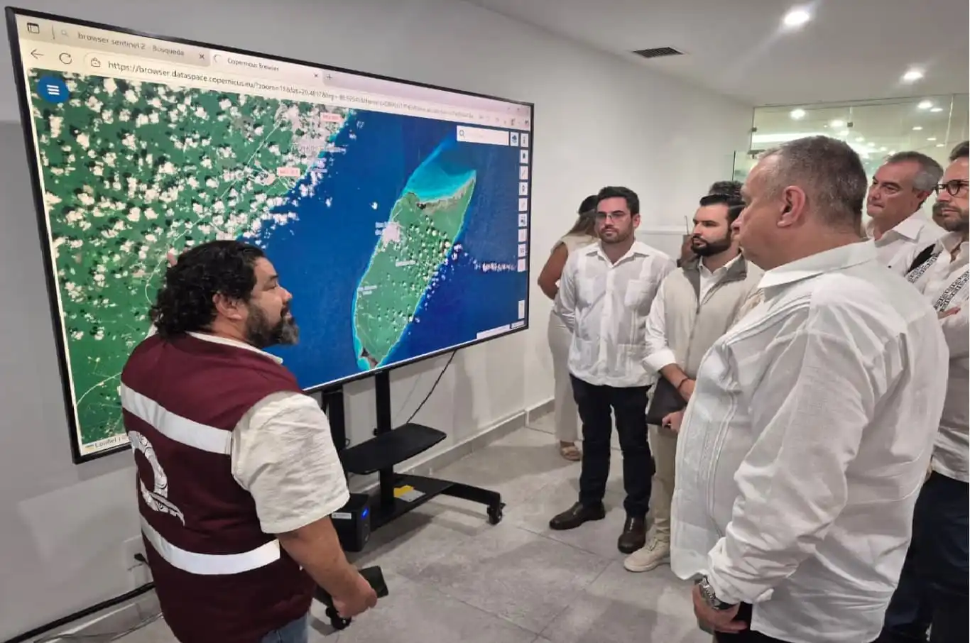 Estado avanza en barreras de sargazo y planificación de plantas de biogás para operación 2026