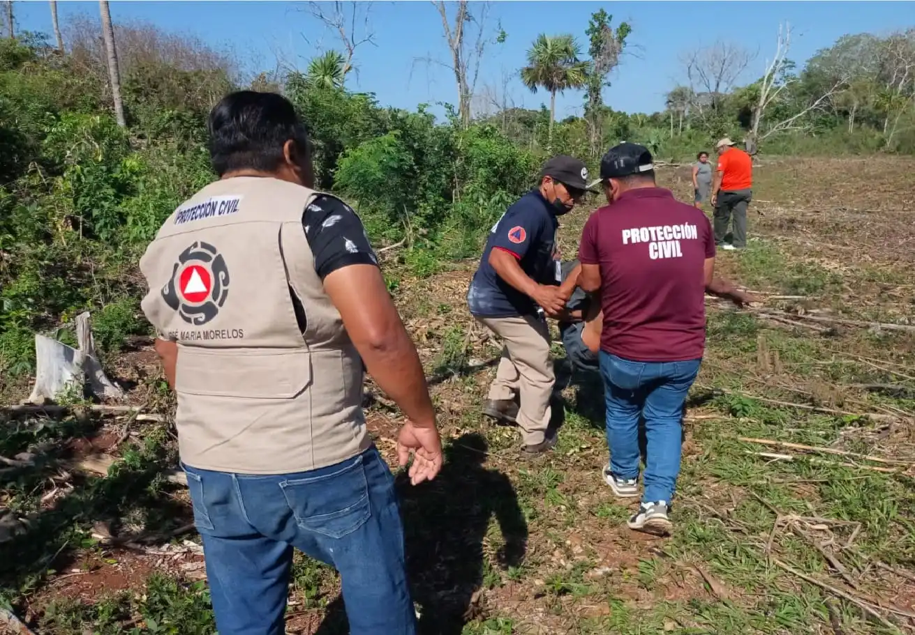 Un anciano granjero desaparecido durante cuatro días en la selva profunda fue encontrado por recolectores de leña