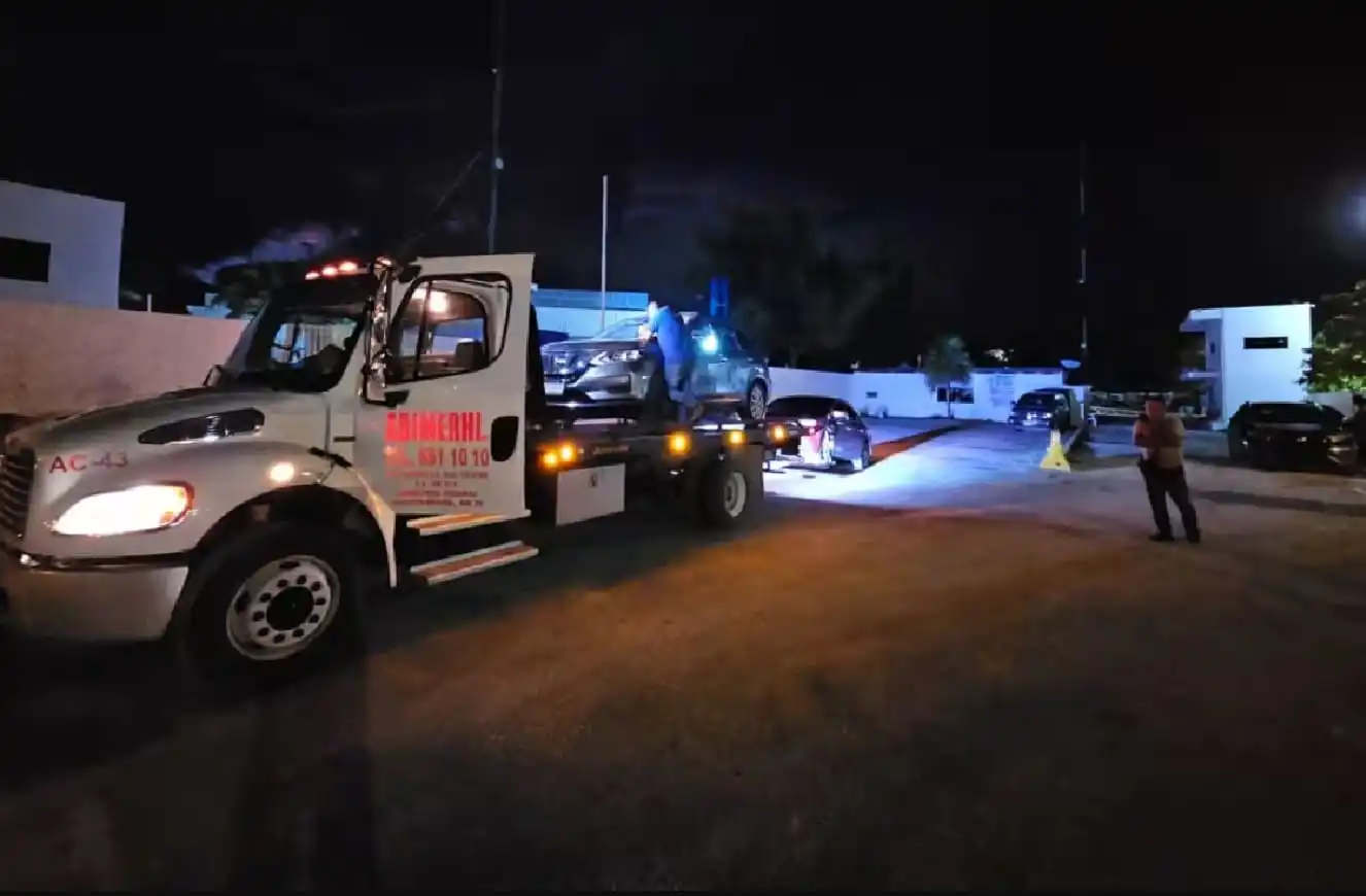 Policía remolca taxis de Isla Mujeres como parte de investigación de célula criminal de Costa Mujeres