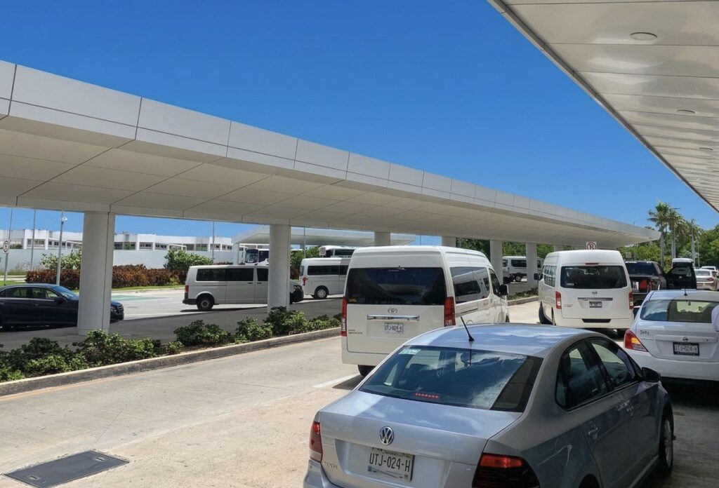 Autoridades de Cancún y Riviera Maya toman medidas enérgicas contra los operadores de transporte que cobran de más a los turistas
