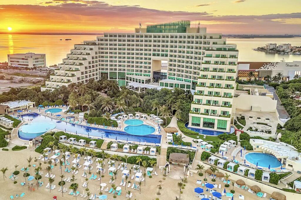 Este resort de lujo en Cancún ofrece un precio casi inaudito en 2026