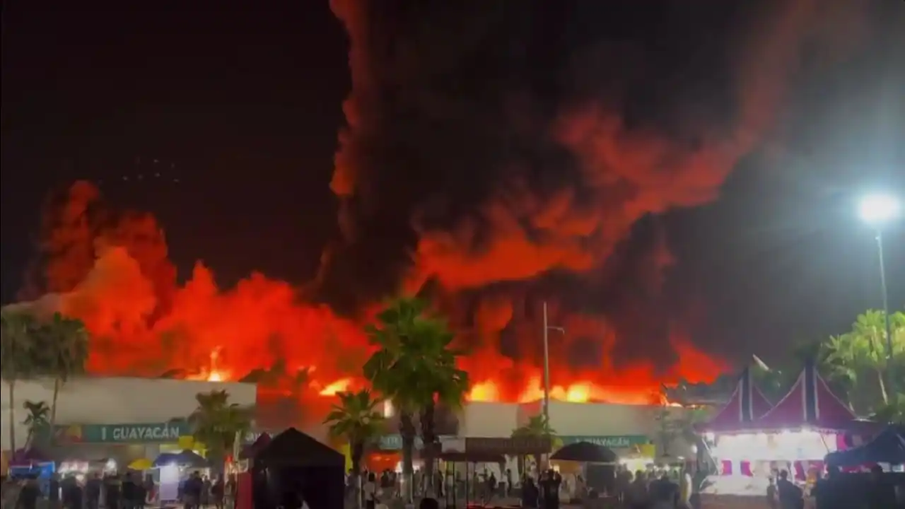Gobernador confirma cinco muertos en incendio masivo en feria estatal de Tabasco