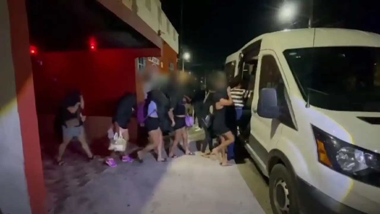 Casi una docena de camareras isleñas rescatadas de la prostitución forzada en un bar del centro de Isla Mujeres