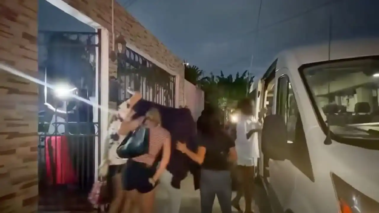 Mujeres atraídas a Cancún con promesas de empleos turísticos bien remunerados obligadas a prostituirse