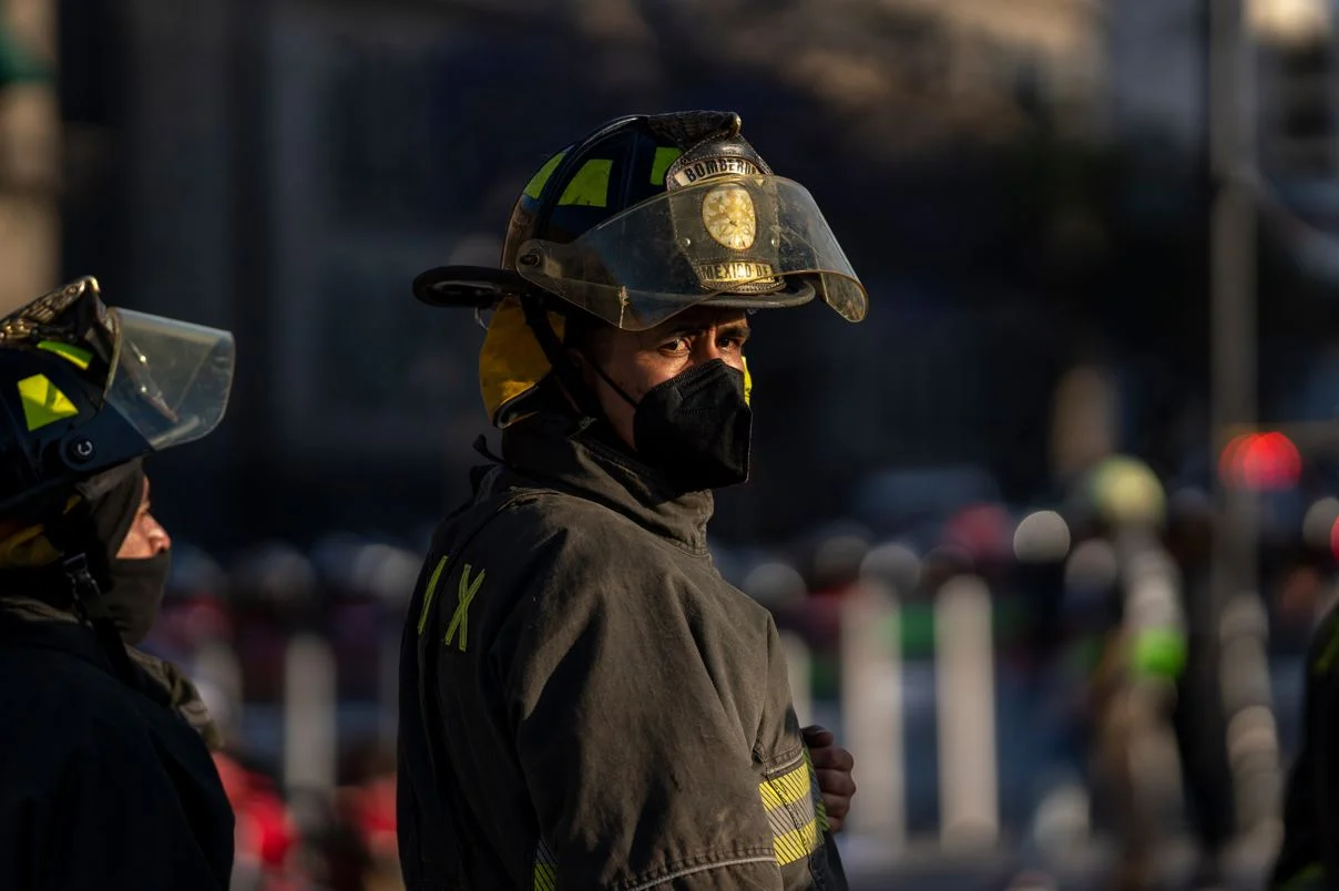 Bomberos desplegados en playas y carreteras de Cancún para aumentar seguridad turística
