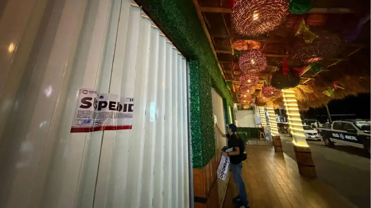 Suspenden restaurante en Cozumel e inician proceso judicial tras riña pública entre turistas y personal del restaurante