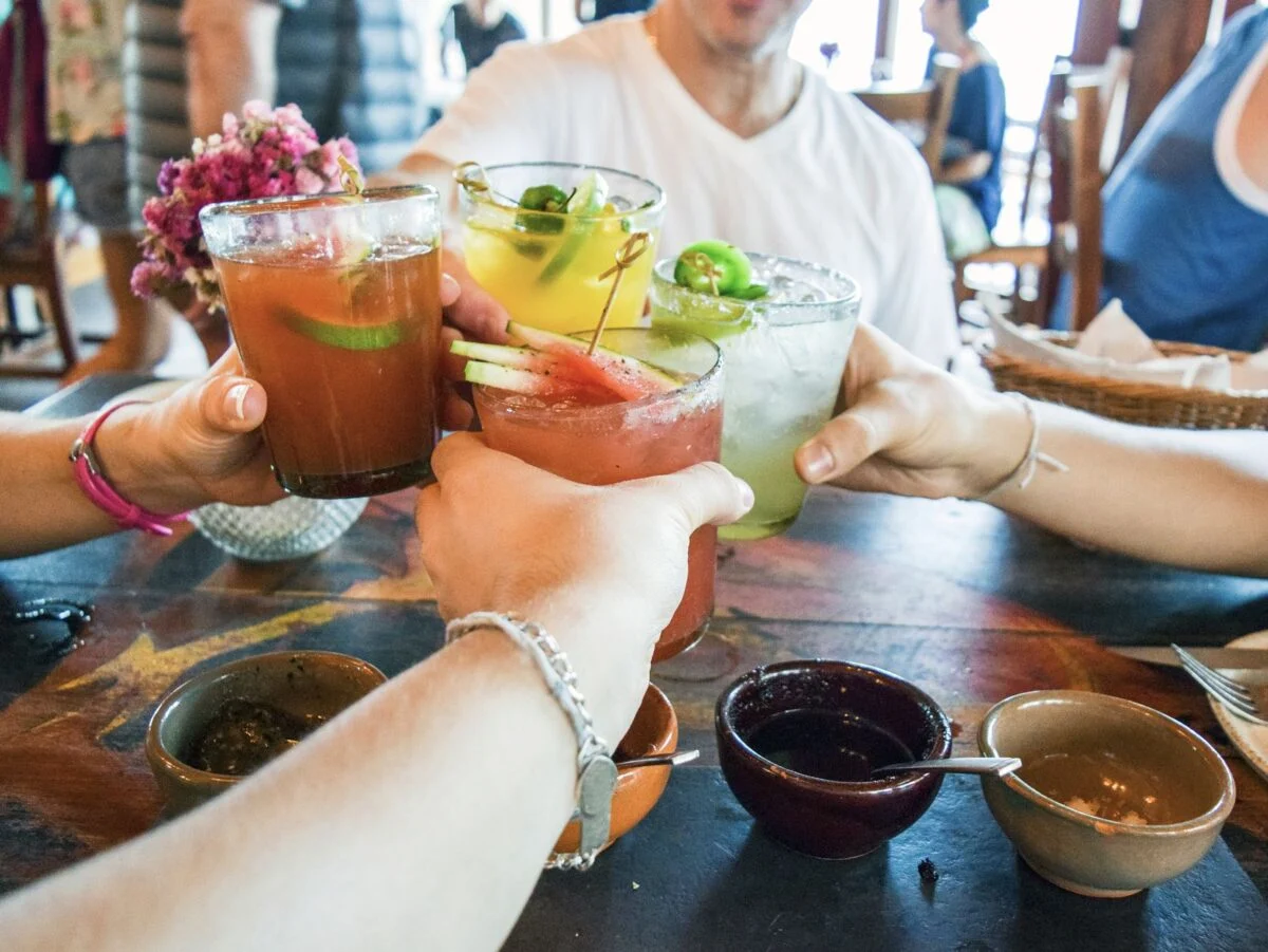 Saludos en el restaurante mexicano
