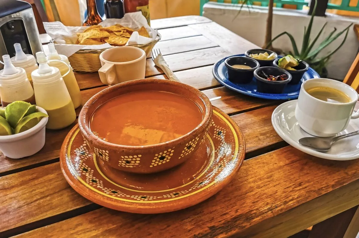 Sopa-mexicana-en-restaurante-en-cancun