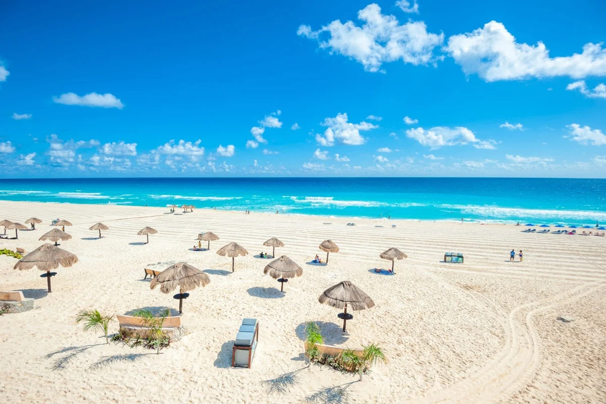 El polvo sahariano pinta los cielos de Cancún_ pero ¿qué significa para su salud_ (1)