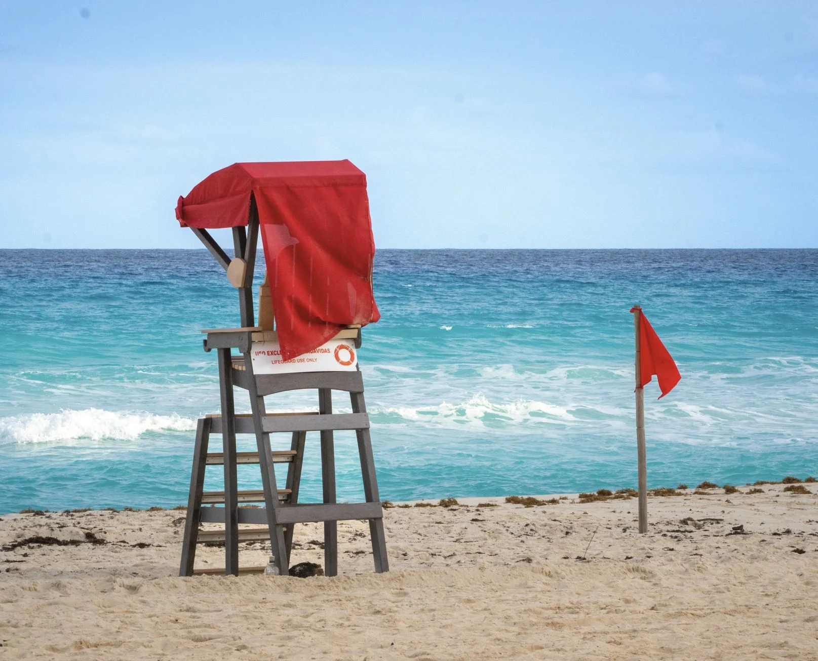 Bandera roja Estación de salvavidas Cancún