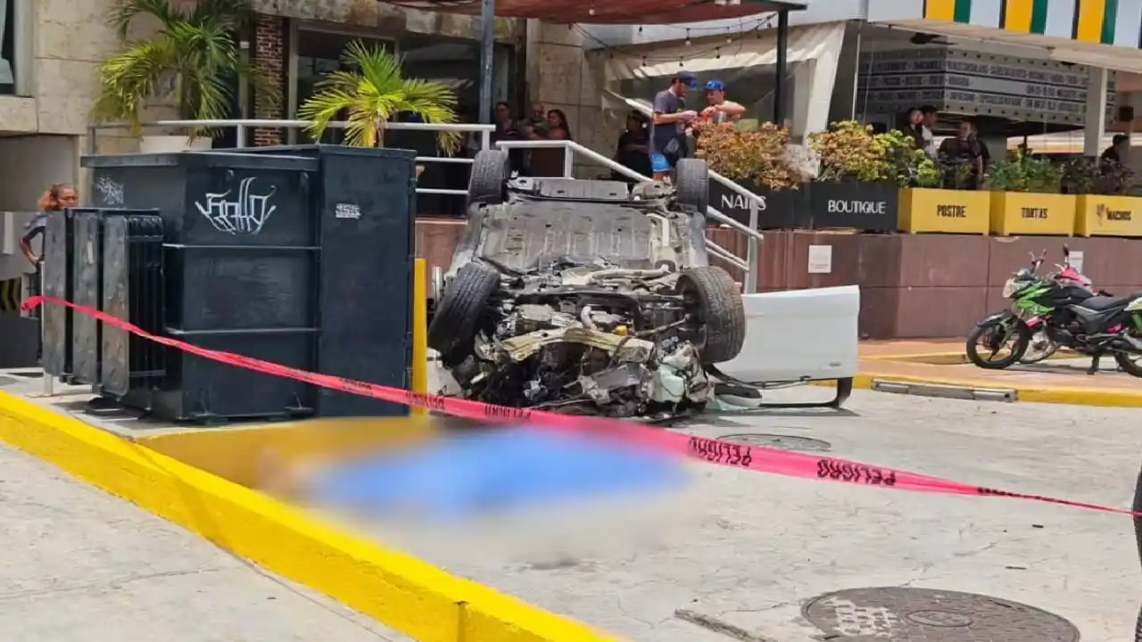 Extraño accidente: mujer de Cancún muere al ser atropellada por un vehículo mientras salía del auto