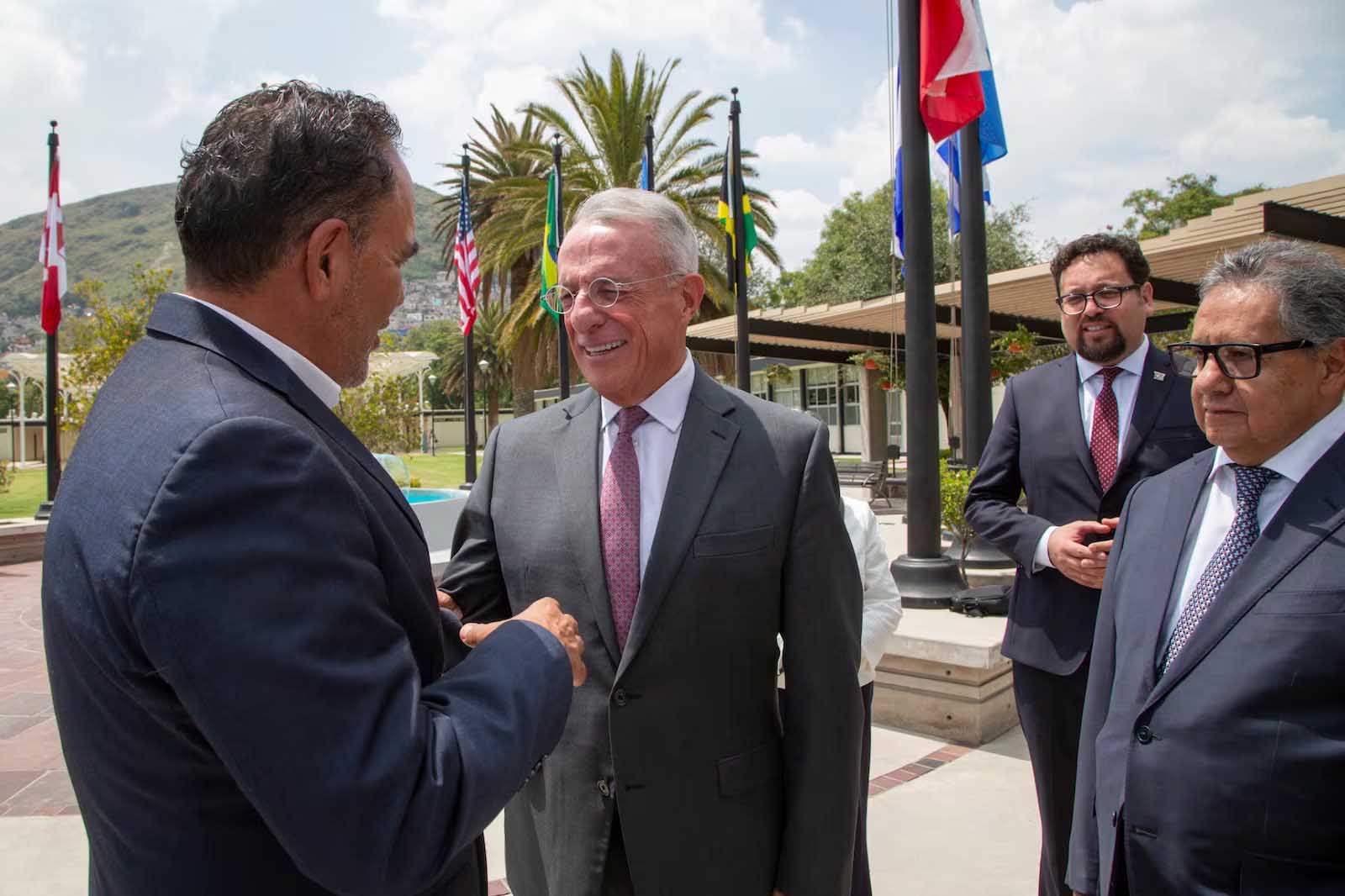 Elder Soares en México