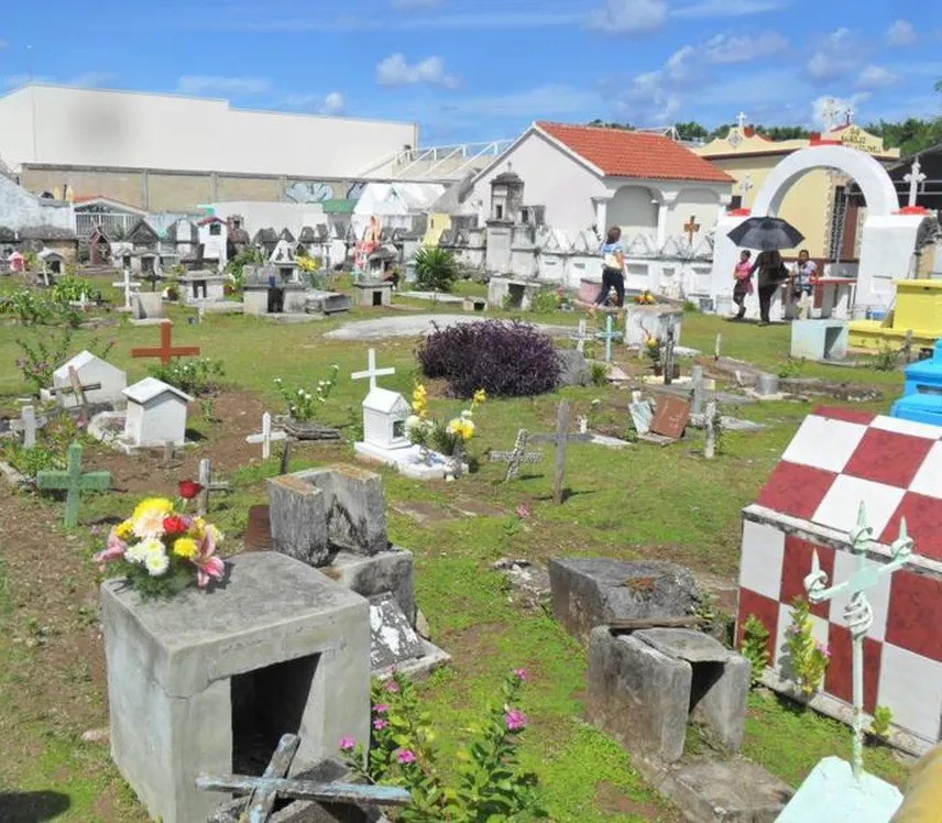 Panteones de Cozumel para el Día de Muertos